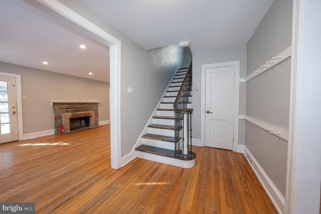 Building Photo - 625 Chelten Hills Dr