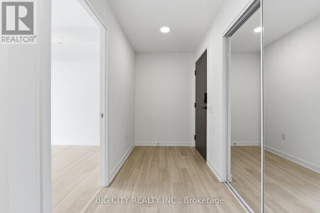 Photo du bâtiment - 9751 Markham Rd