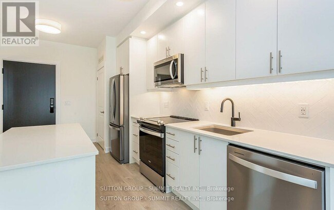Building Photo - 3200-3200 William Coltson Ave