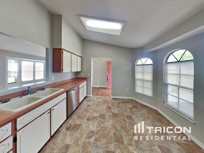 Foto del edificio - 2297 Hawthorne Rd