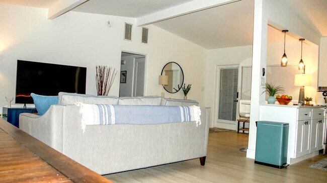 Foto del edificio - 3225 Pickfair St