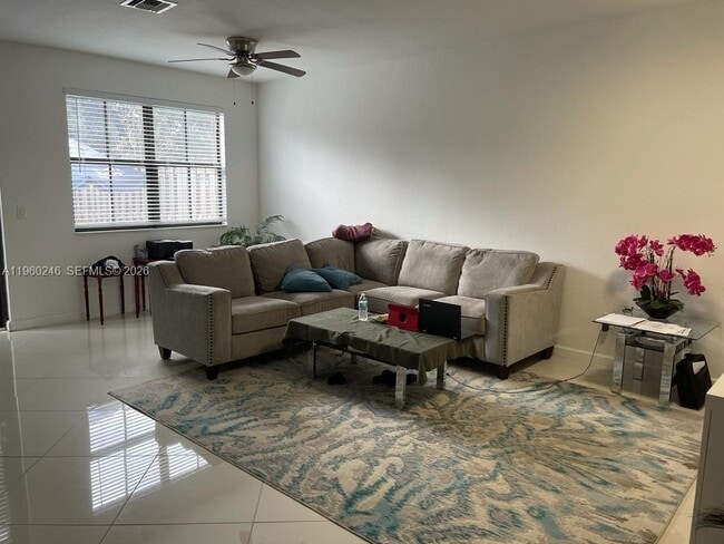 Foto del edificio - 9602 Town Parc Cir S