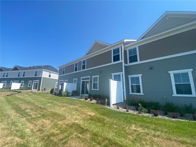 Foto del edificio - 9417 4th St Ln N