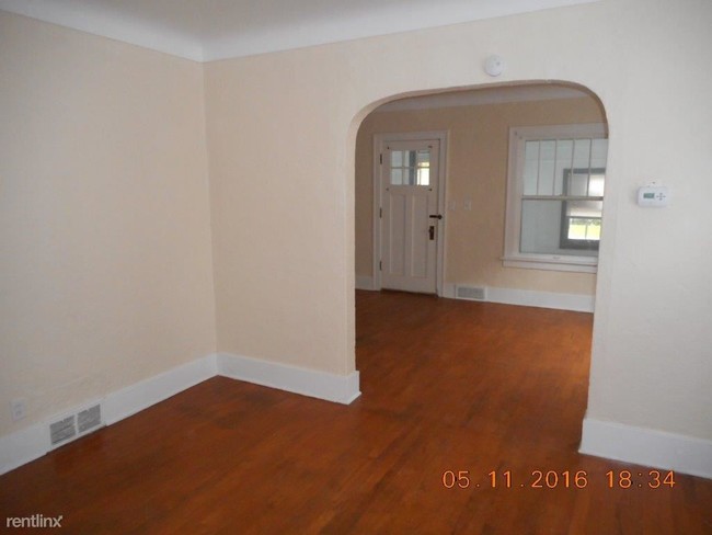 Building Photo - 3 br, 2 bath House - 716 S Burdick St