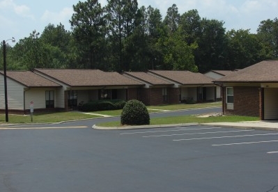 Primary Photo - Quail Hollow Apartments