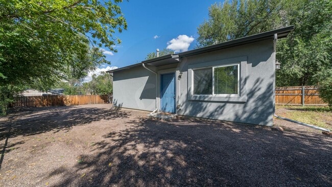 2bd, 1 ba Rental Available Near Downtown C... - 2bd, 1 ba Rental Available Near Downtown C... House