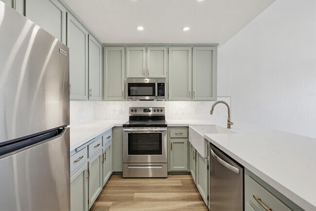 Foto del edificio - 270 Dahlia Ave