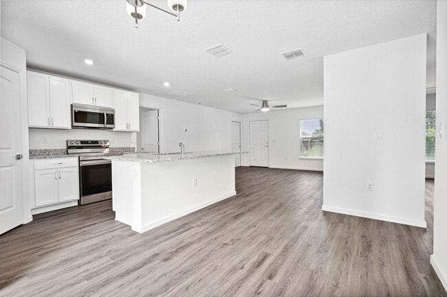 Building Photo - 870 Merrimac St SE