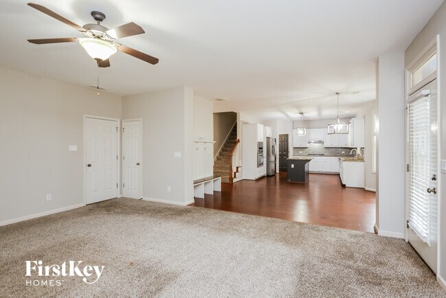 Foto del edificio - 6151 Baybrook Trace