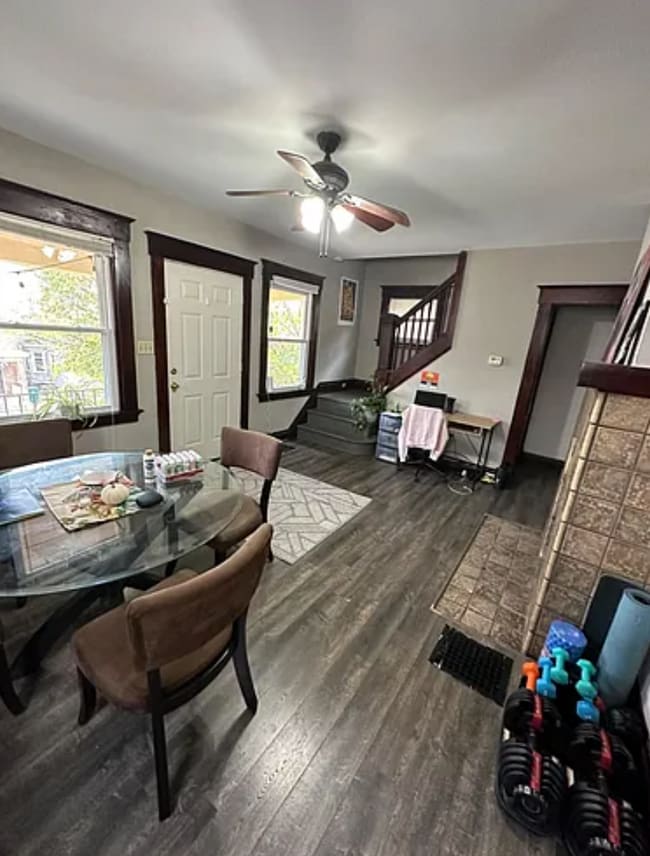 Building Photo - 2 Bedroom House Available Next to UC Campus