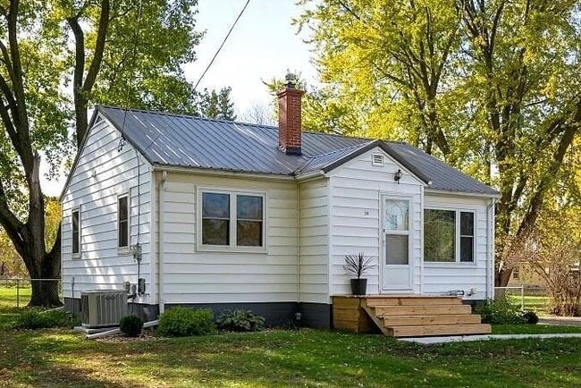 Building Photo - 241 Carrington Ave