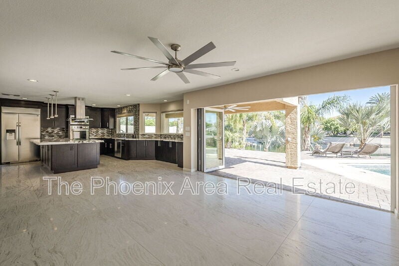 Primary Photo - 3761 S Hawthorn Dr