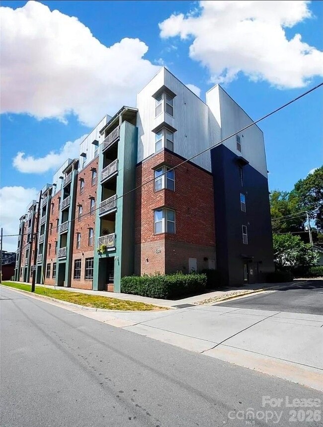 Building Photo - 630 Calvert St