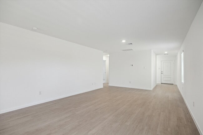 Foto del edificio - 18015 Trepito Ave