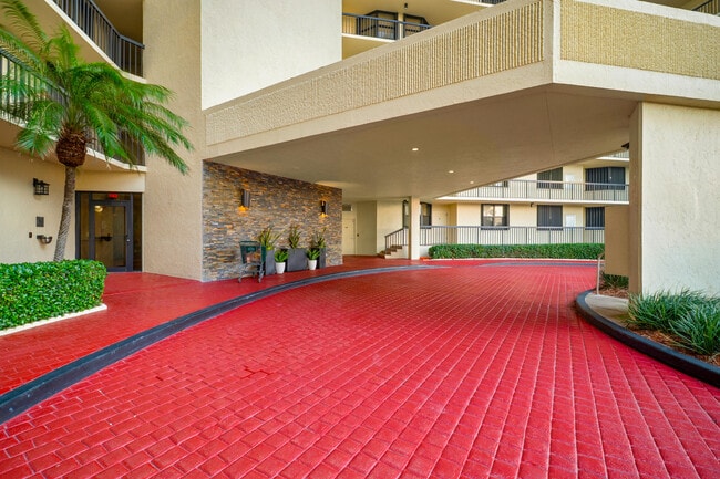 Building Photo - 9500 S Ocean Dr