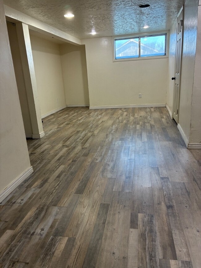 Building Photo - 1311 Hansen Ave