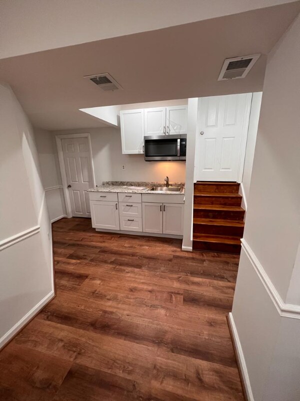 Building Photo - 1220 dapple
