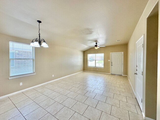 Foto del edificio - 4306 Ivory Ln