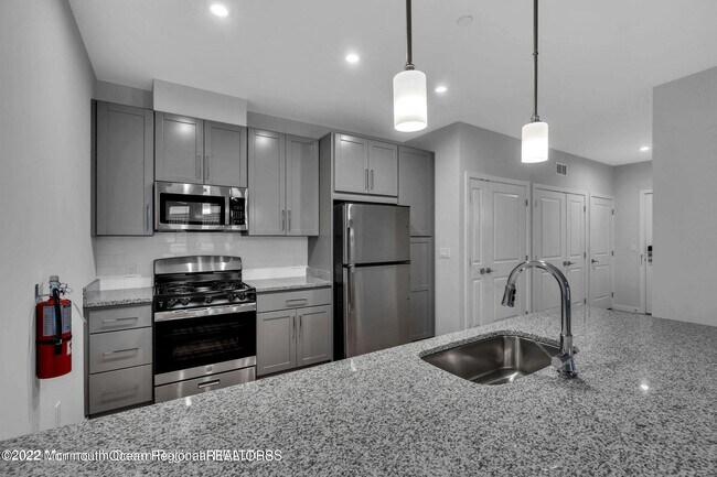 Building Photo - 3402 Aspen Cir