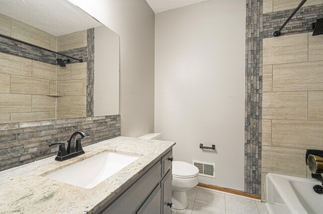 Foto del edificio - 8011 E 130th Ct