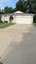 Building Photo - 5975 Beaufort Dr