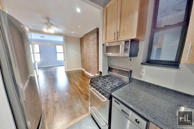 Foto del edificio - 10TH AVE.