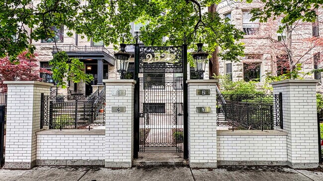 Foto del edificio - 2522 N Burling St