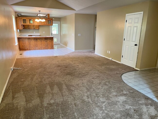 Foto del edificio - 3 Bed/ 2 Bath home in Nixa, MO