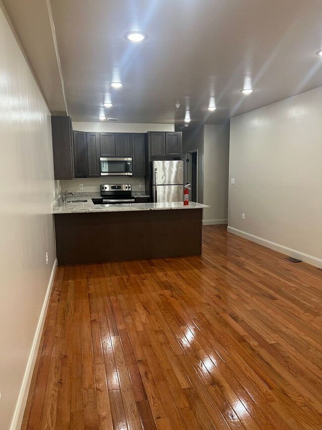 Foto del edificio - 1620 Constitution Ave NE