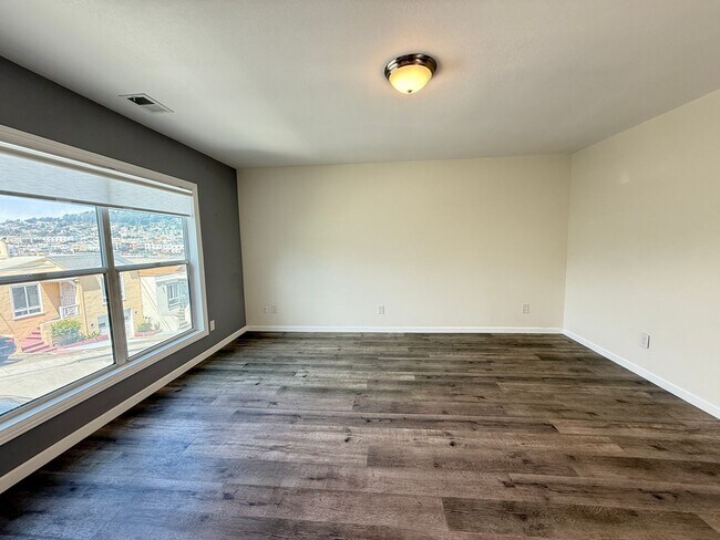 Foto del edificio - Mission Terrace Neighborhood Beauty-Charmi...