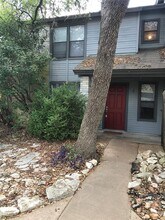 Building Photo - 8502 Lyndon Ln