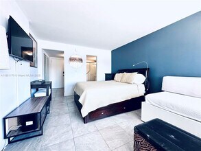 Building Photo - 6484 Indian Creek Dr