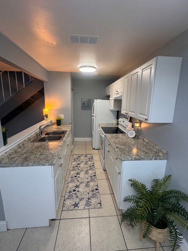 Foto principal - Open House Friday 8/8/25 Saturday 8/9/25 f...