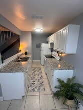 Building Photo - 824 E Tiffany Dr
