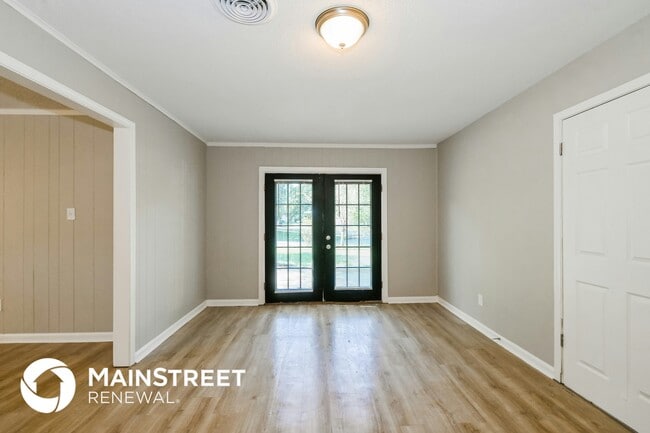 Foto del edificio - 6760 Camelot Rd