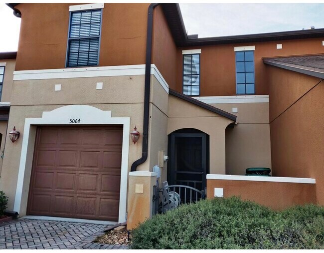 front entrance - 5064 NW Coventry Cir