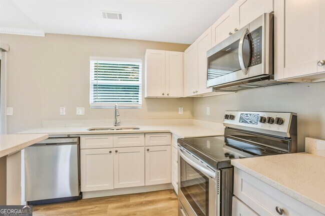 Building Photo - 1320 Mill Lake Cir