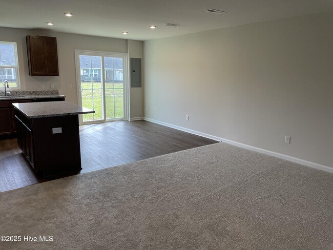 Foto del edificio - 3221 Edgemead Cir NW