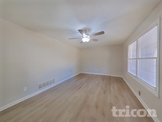 Foto del edificio - 50 Highland Blvd