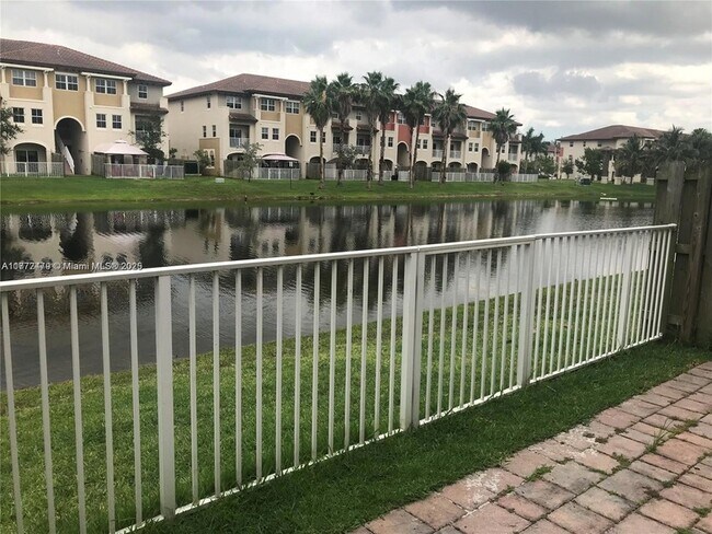 Foto del edificio - 8965 NW 98th Ave