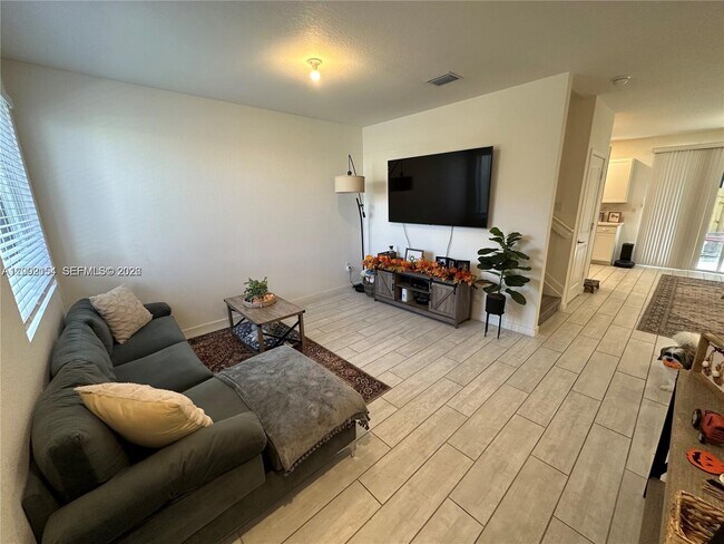 Foto del edificio - 1030 SE 23rd Terrace