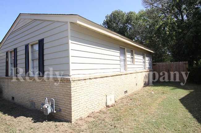 Building Photo - 5610 Millbranch Rd
