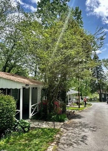 Primary Photo - 528 Fleming St