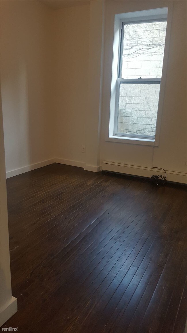 Building Photo - 2035 48th St