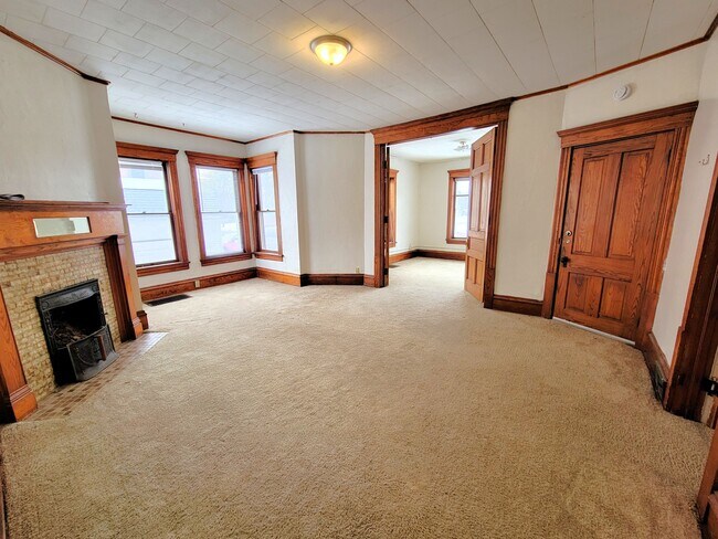 Foto del edificio - 210 N Fremont St