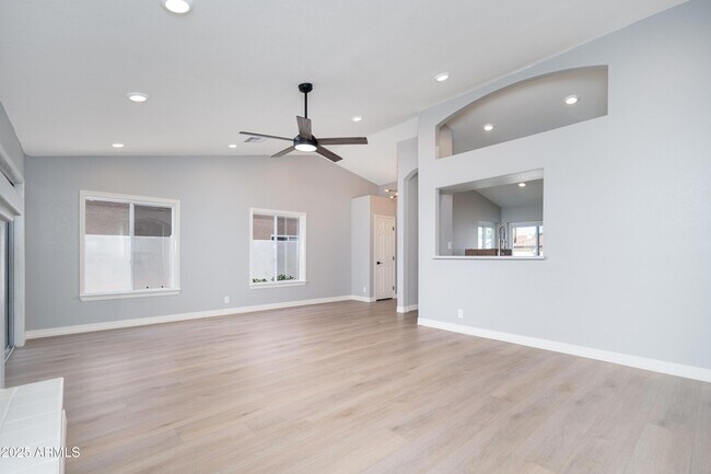 Building Photo - 48 N Starboard Dr