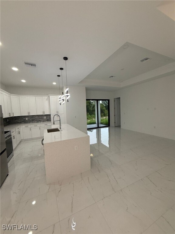 Foto del edificio - 302 W 8th St