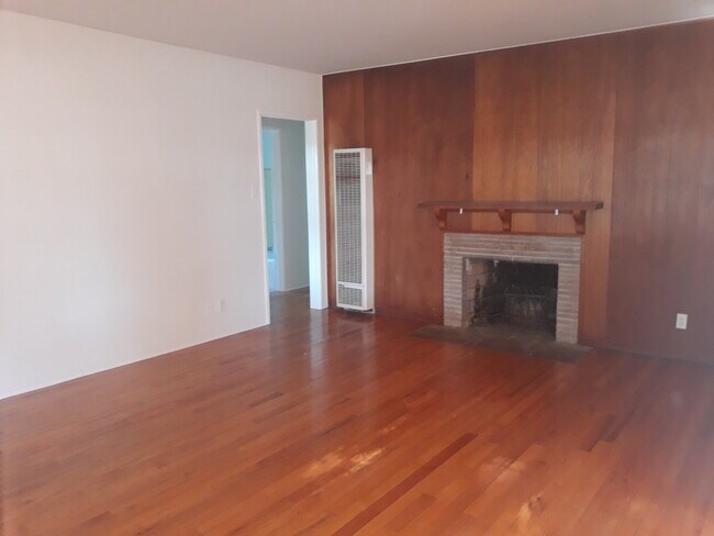 Foto del edificio - 4470 Elenda St
