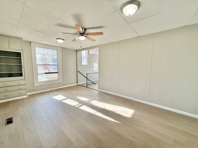 Foto del edificio - 1041 Lake Ave