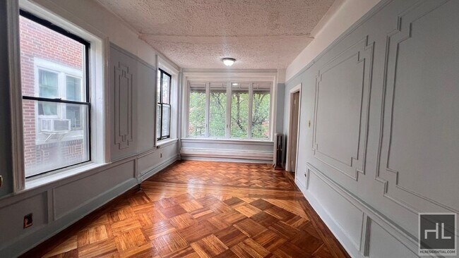 Foto del edificio - 593 Miller Ave